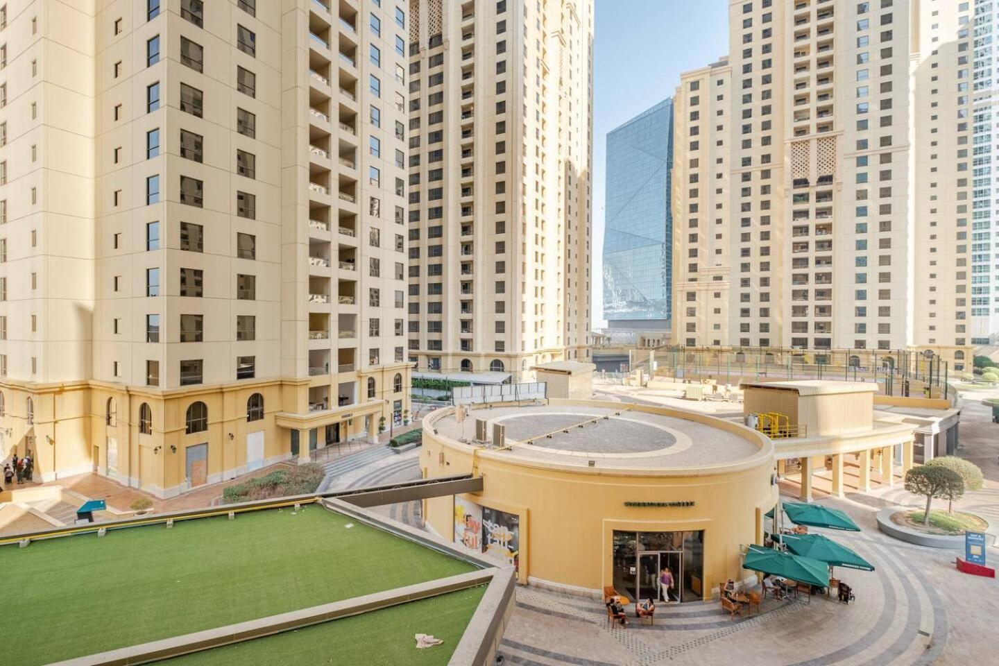 Stylish Beachside 3 Beds In Jbr شقة