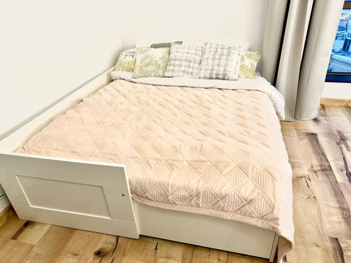 Stylish Beachside 3 Beds In Jbr شقة